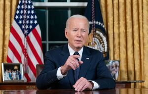 Американскую систему правосудия "следует уважать", отметил Байден