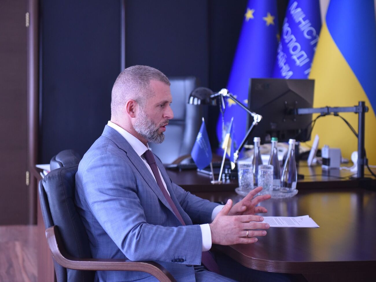 Бидный отметил, что украинцы должны напоминать миру о войне