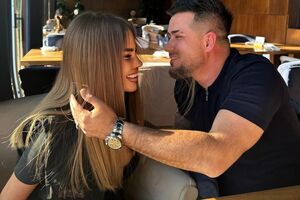 О романе с Анастасией Foxy Налчаджиоглу рассказал в январе 2024 года