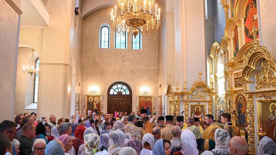 Меры безопасности касаются посещения храмов и кладбищ