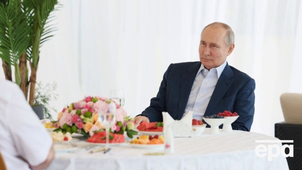 Путін витрачає свої мільярди доларів не лише на яхти й палаци, зазначила письменниця