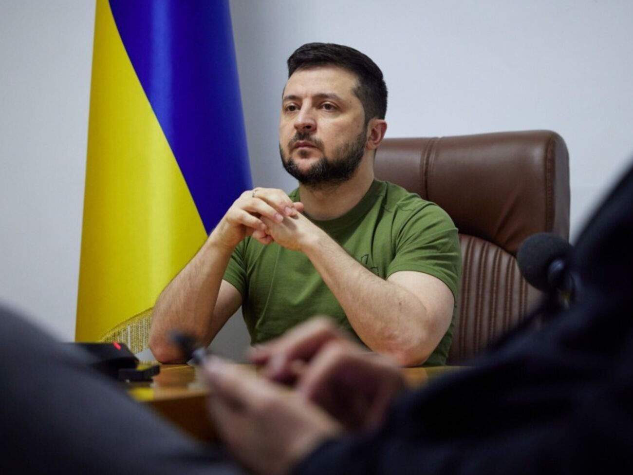Зеленський підбив підсумки дня 4 травня у вечірньому зверненні, заявивши, що Україна "володіє всіма аспектами ситуації" на фронті