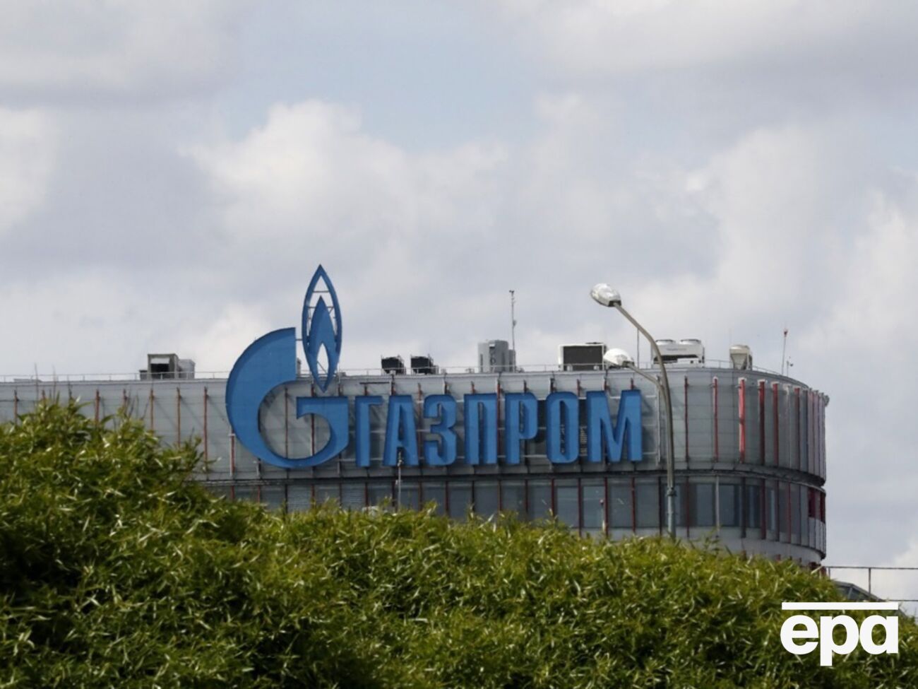 Выручка топливной компании за год сократилась на 27%