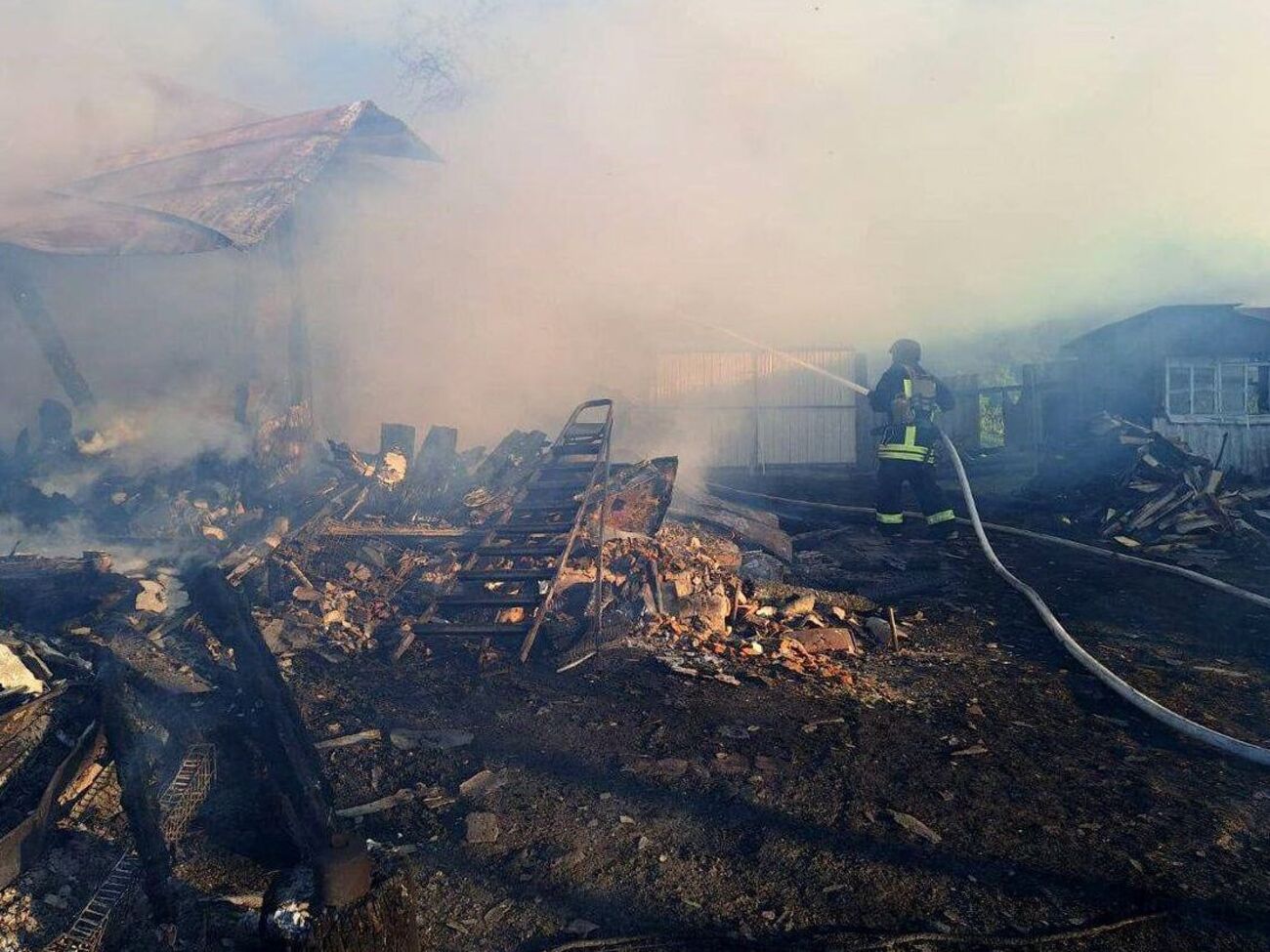 Окупанти регулярно обстрілюють населені пункти України