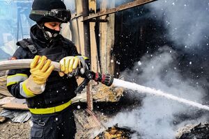 У Харкові після влучання російського боєприпасу горить виробниче підприємство, заявив Терехов