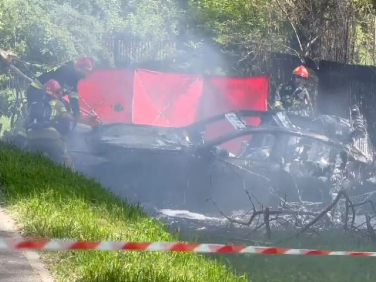 Автомобиль пытались потушить еще до приезда пожарных