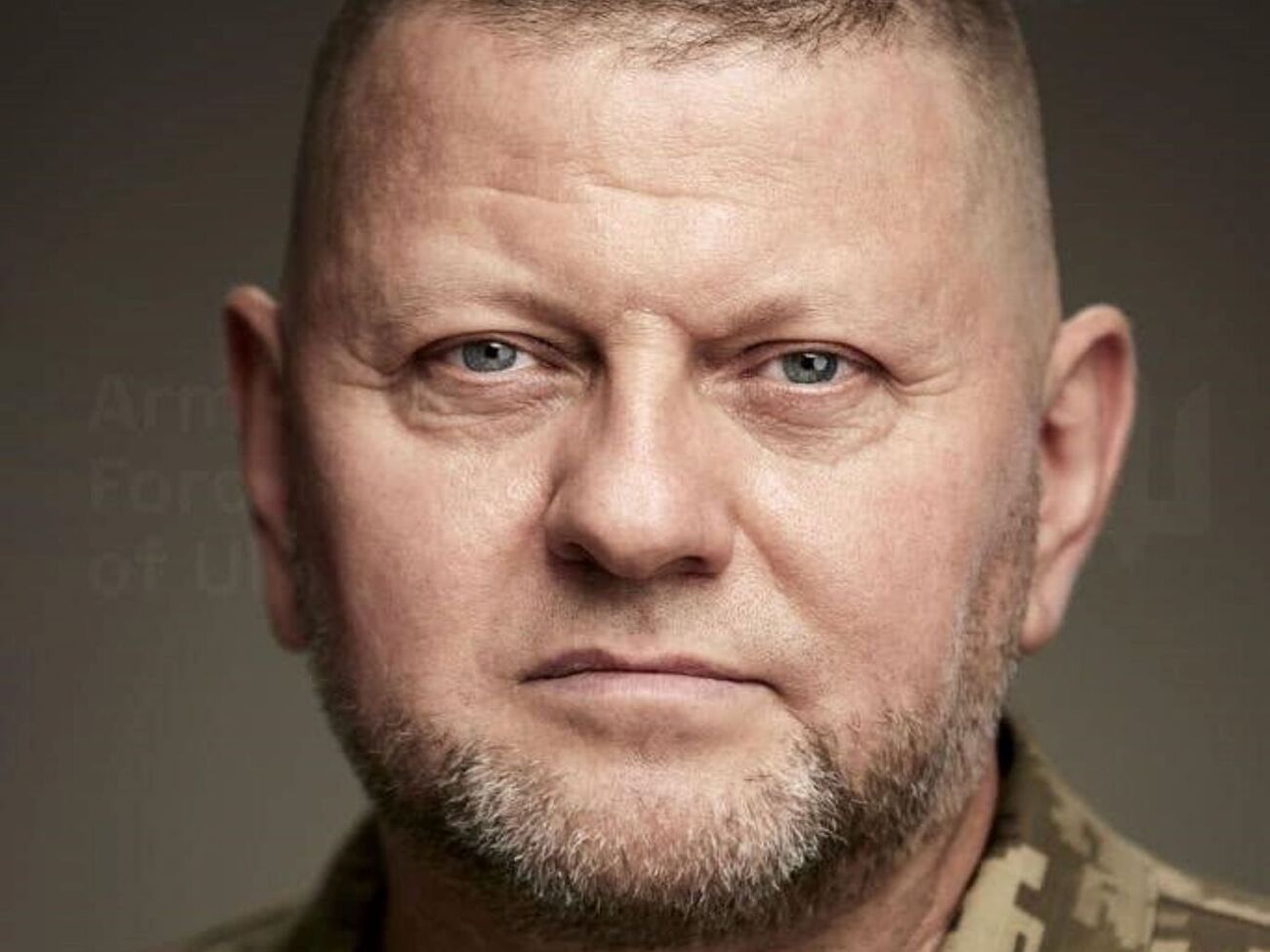 Залужний показав результат свого пострілу із Glock 17