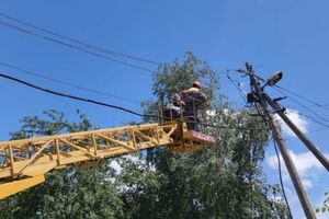 За первые четыре месяца 2024 года энергетики ДТЭК Рината Ахметова вернули свет 2,2 млн семей