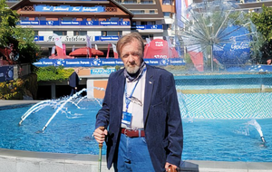 Украину тоже распинали на кресте – огнем и мечом, предательством, забвением, расстрелами, голодоморами и снова огнем и мечом. Но она тоже воскресла. Она уже воскресла