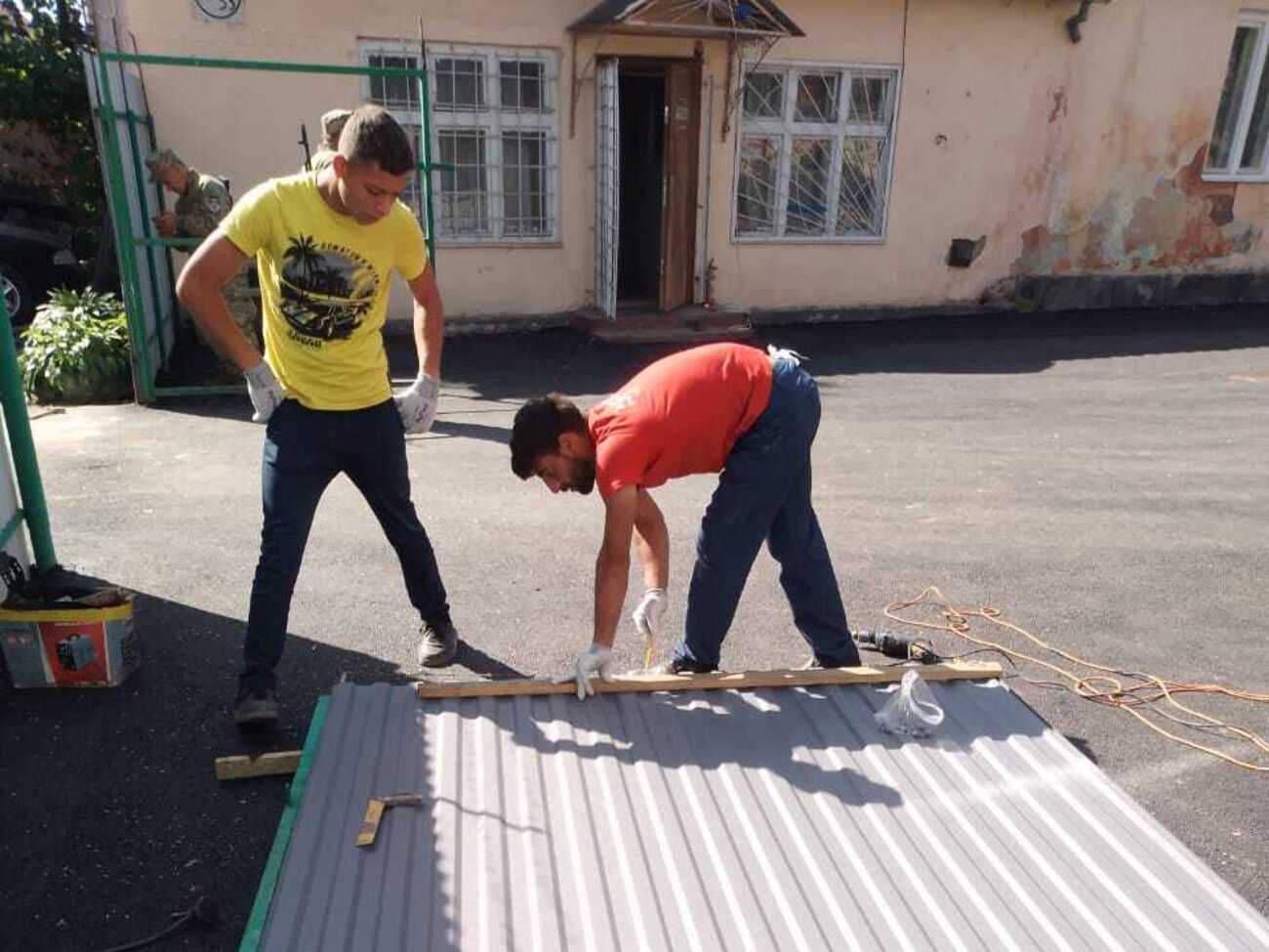 В ТЦК отметили, что ромы возобновили ограждение за свой счет