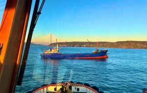 Турция временно закрыла проход через Босфор в обоих направлениях