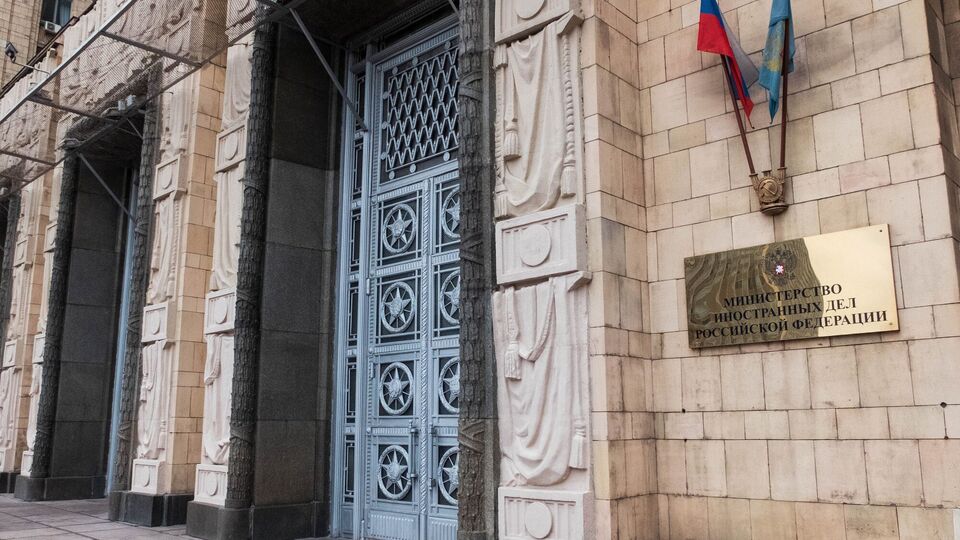 Російське МЗС викликало британського посла