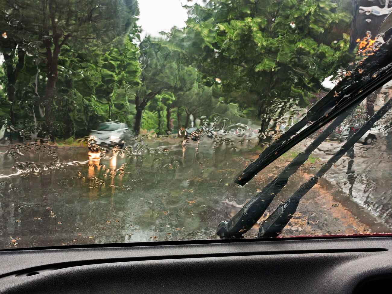 Синоптики ожидают, что непогода в Украине продержится до конца сегодняшнего дня