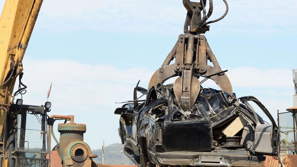 "РБК-Украина" писало, ссылаясь на данные участников рынка, что сейчас "Укрзалізніця" имеет на складах своих предприятий до 120–150 тыс. тонн лома