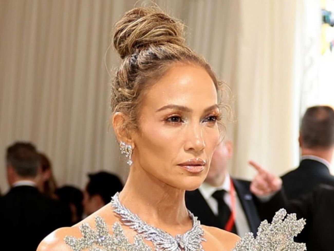 Лопес использует бустер двух оттенков