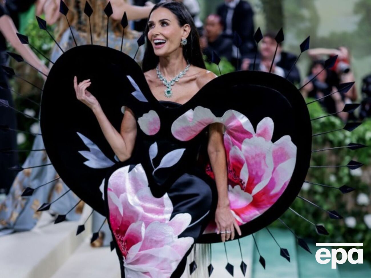 Мур появилась на Met Gala впервые за последние пять лет