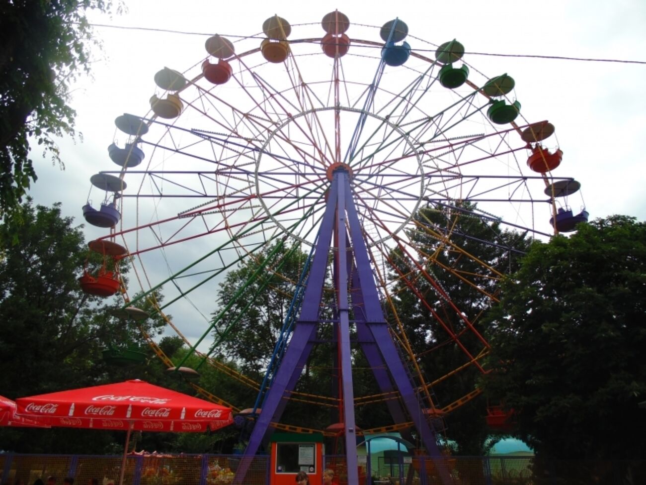 Женщина погибла на аттракционе