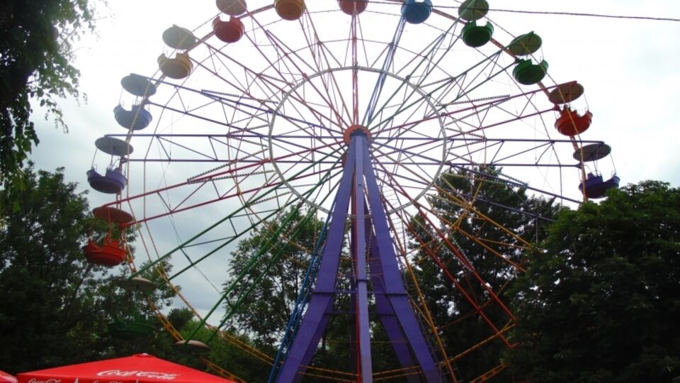 Женщина погибла на аттракционе