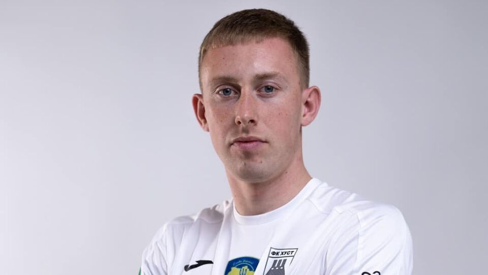 Футболіста "Хуста" Сираша вже відвезли до Мукачева, а у ЗСУ назвали "дивними" спроби футбольного клубу вважати своїх гравців привілейованими