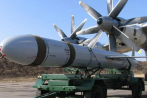 У Defense Express дійшли висновку, що Росія зараз намагається розгорнути виробництво оновлених Х-101 із двома боєголовками