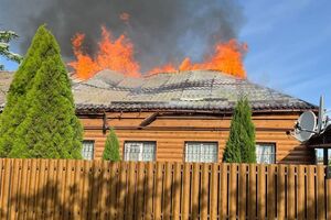 Унаслідок обстрілу загорівся приватний будинок