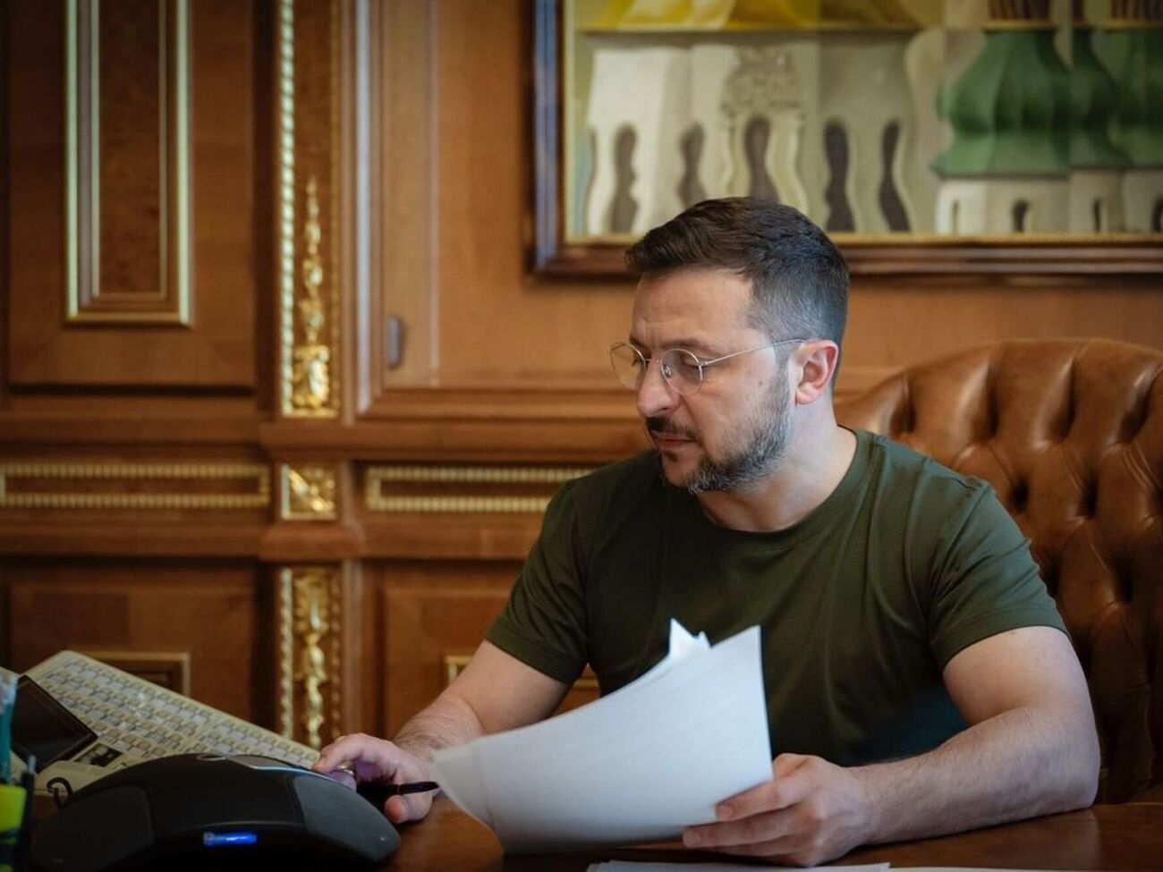 До весны 2019 года Зеленский руководил студией "Квартал 95"