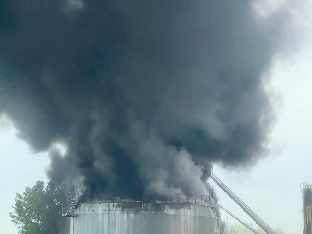 Нафтобази в Краснодарському краї є перевалочними для постачання пального російським військам у Криму, зазначають джерела