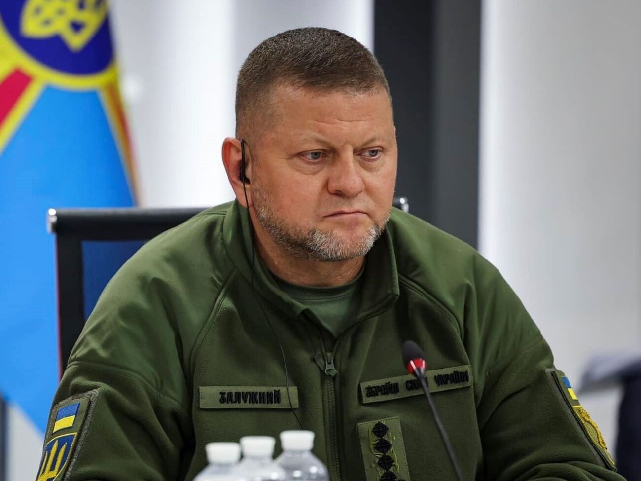 9 мая Зеленский официально назначил Залужного послом Украины в Великобритании, а перед этим уволил его с военной службы по состоянию здоровья