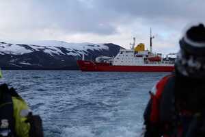 Судно останется в Кейптауне до следующего арктического сезона
