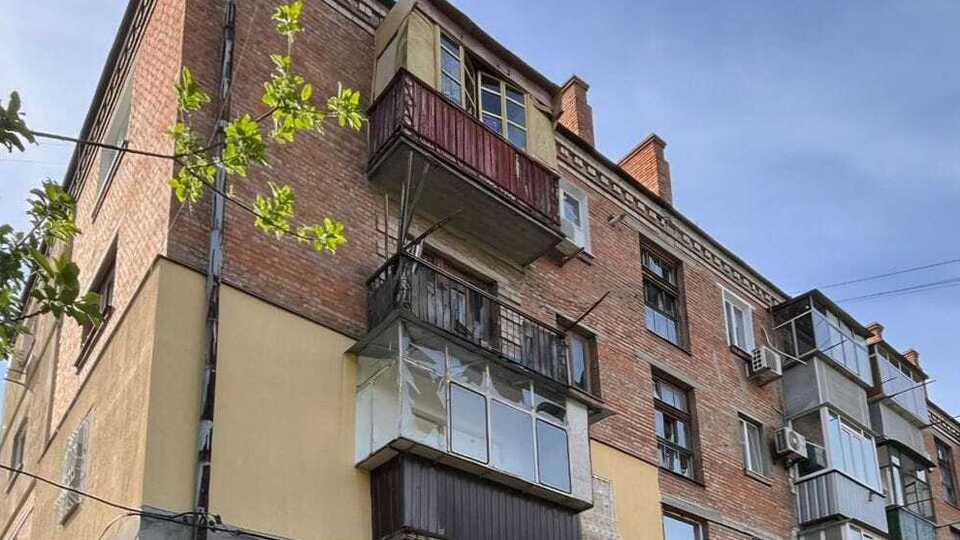 В результате российских обстрелов 9 мая в Никополе повреждены восемь многоэтажек, отметили в ОВА