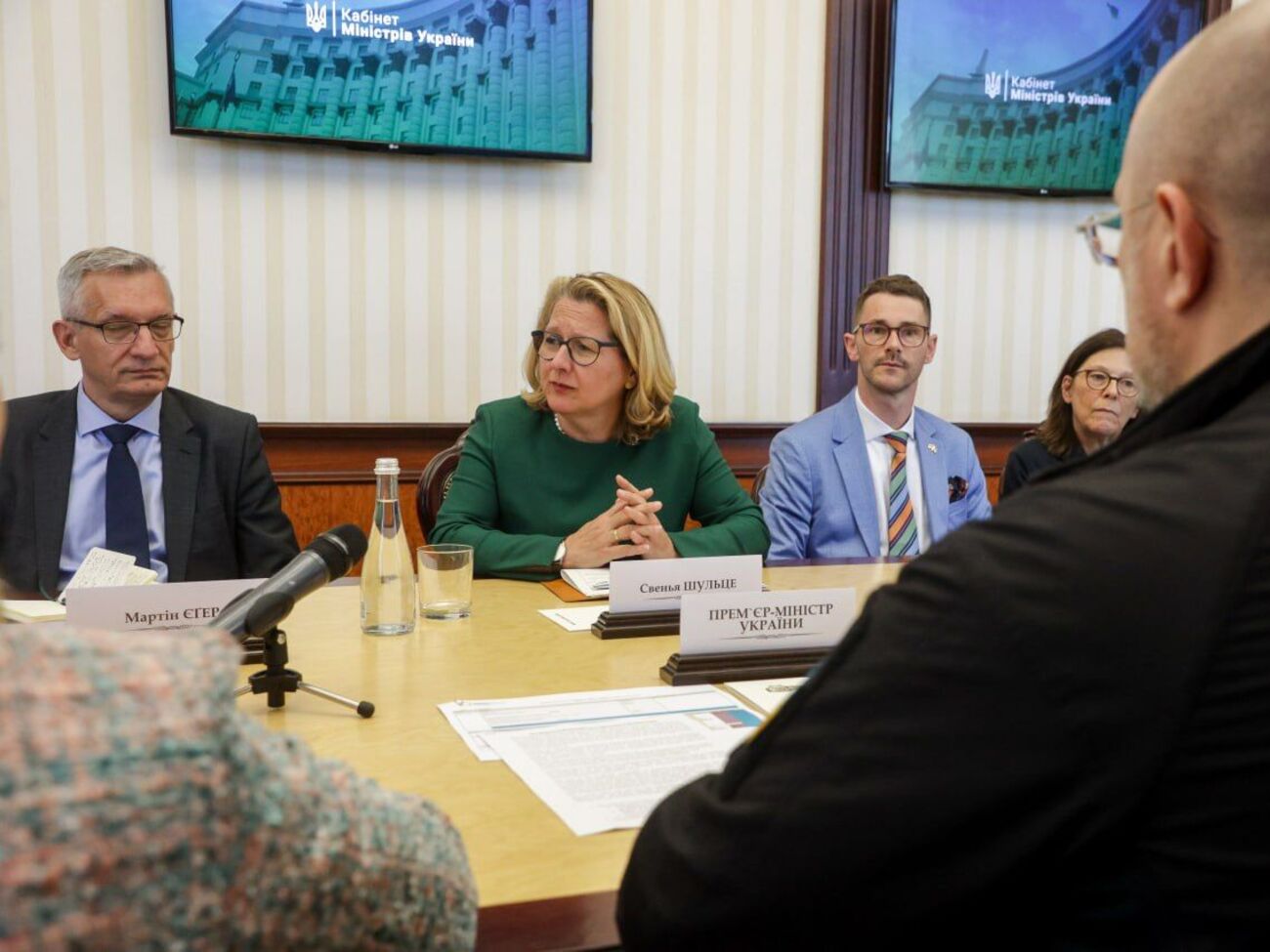 Шульце в Киеве провела встречу со Шмыгалем