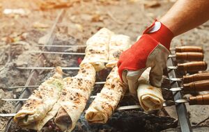 Сир потрібно загорнути в тісто