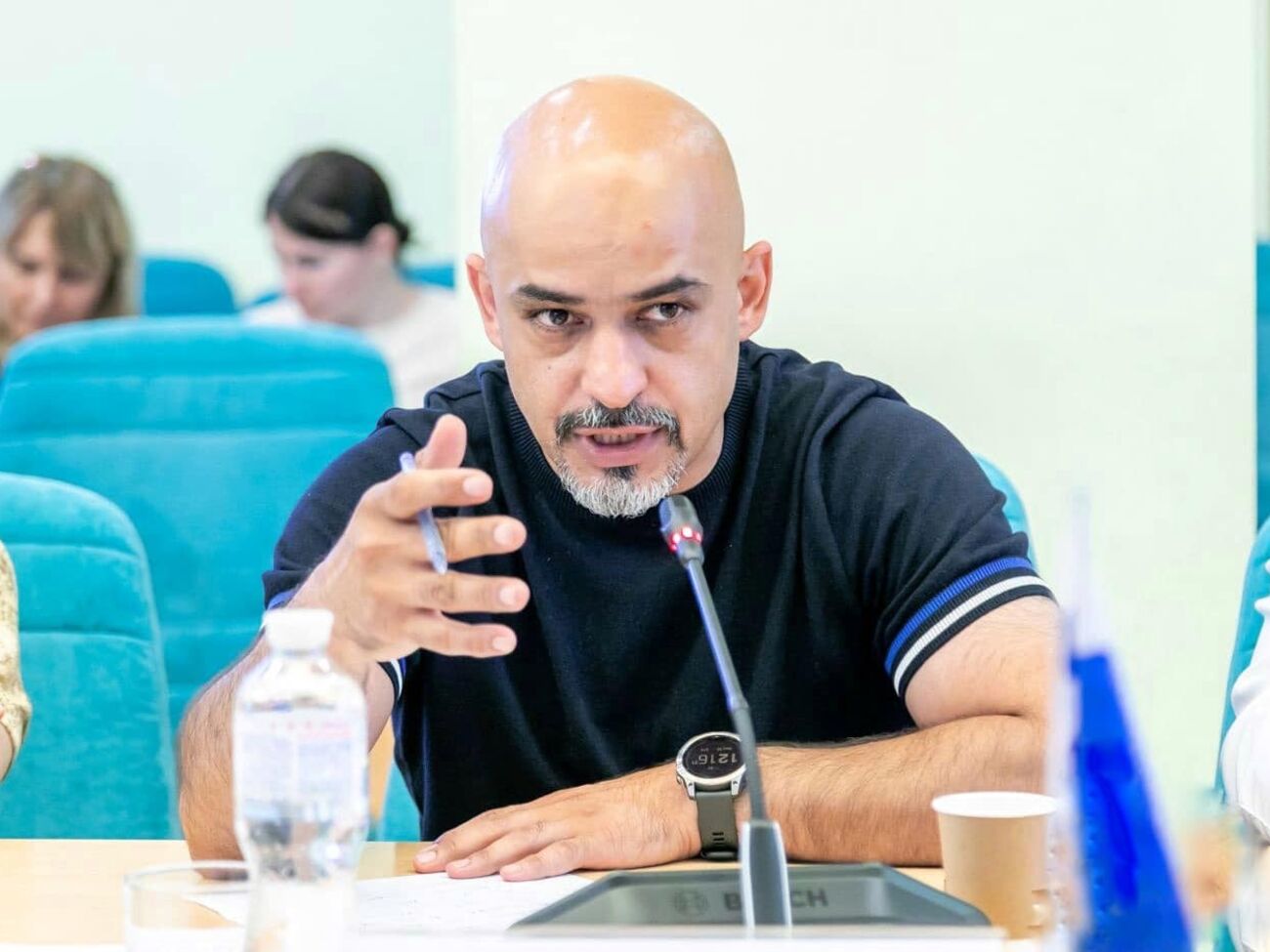 Джерело ЕП у Кабміні заявило, що відрядження Найєма не погодили через звіт щодо будівництва захисних споруд