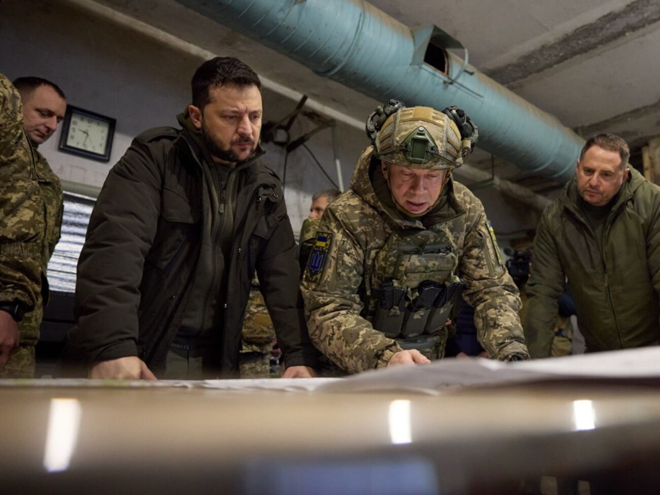 Сырский доложил Зеленскому о ситуации на передовой, сложнее всего ВСУ приходится на Донбассе