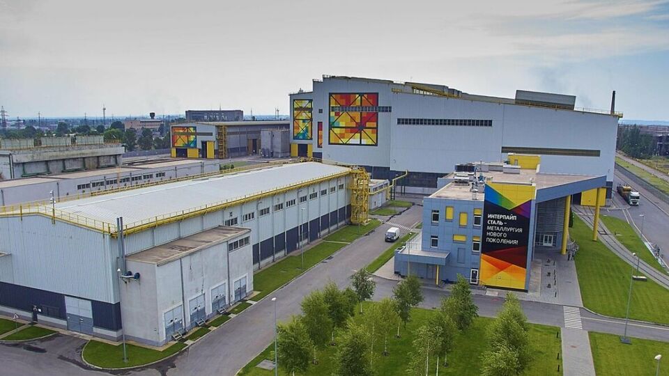 Підприємства у прифронтових регіонах не зможуть вирішити проблему браку персоналу без зміни системи бронювання, переконані в "Інтерпайпі"