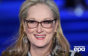 По словам косметолога, у 74-летней Стрип сохранился овал лица, стройная шея и "королевская" осанка"