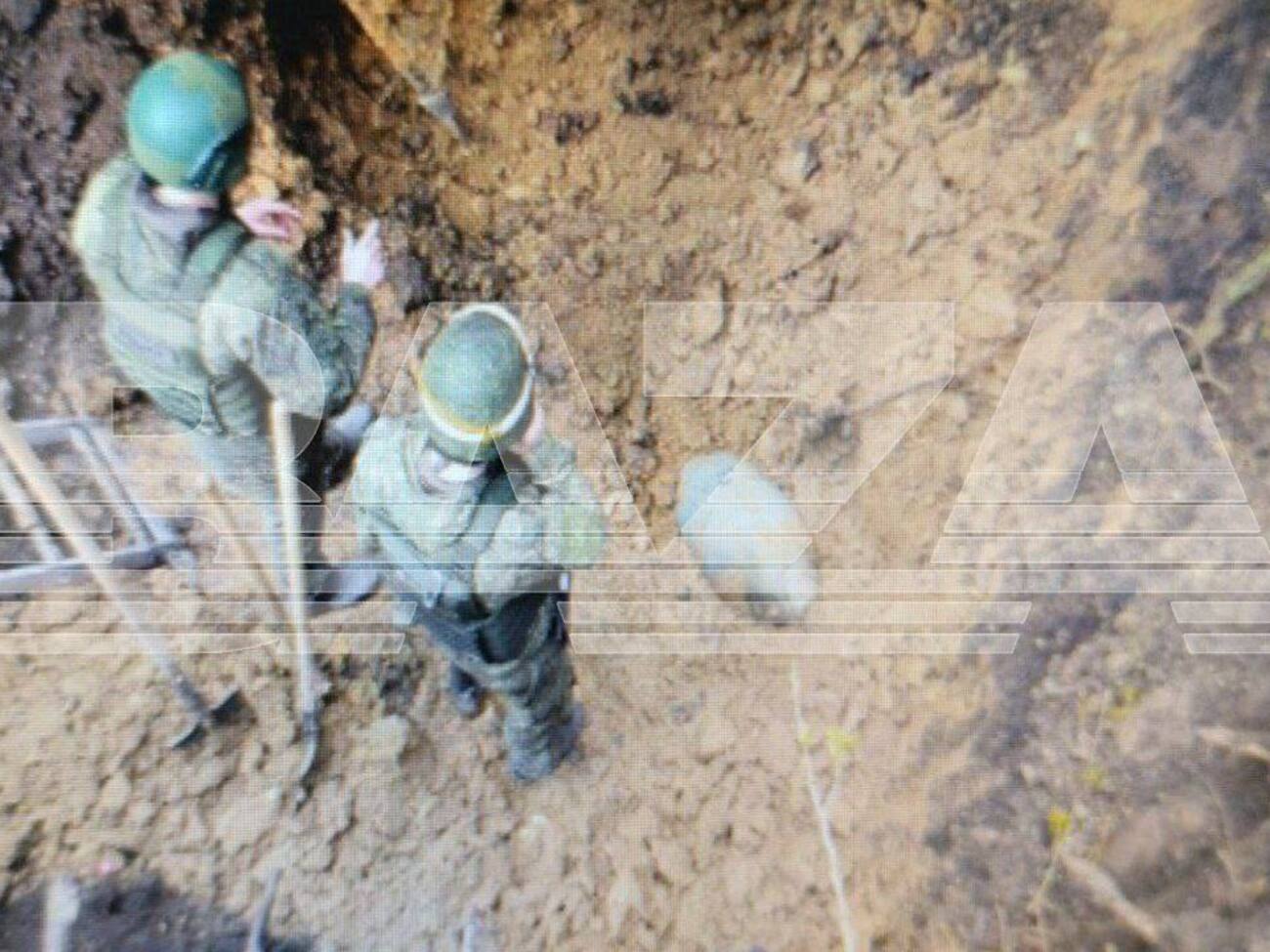 Фугасную авиационную бомбу обнаружили в нескольких километрах от села Караичное