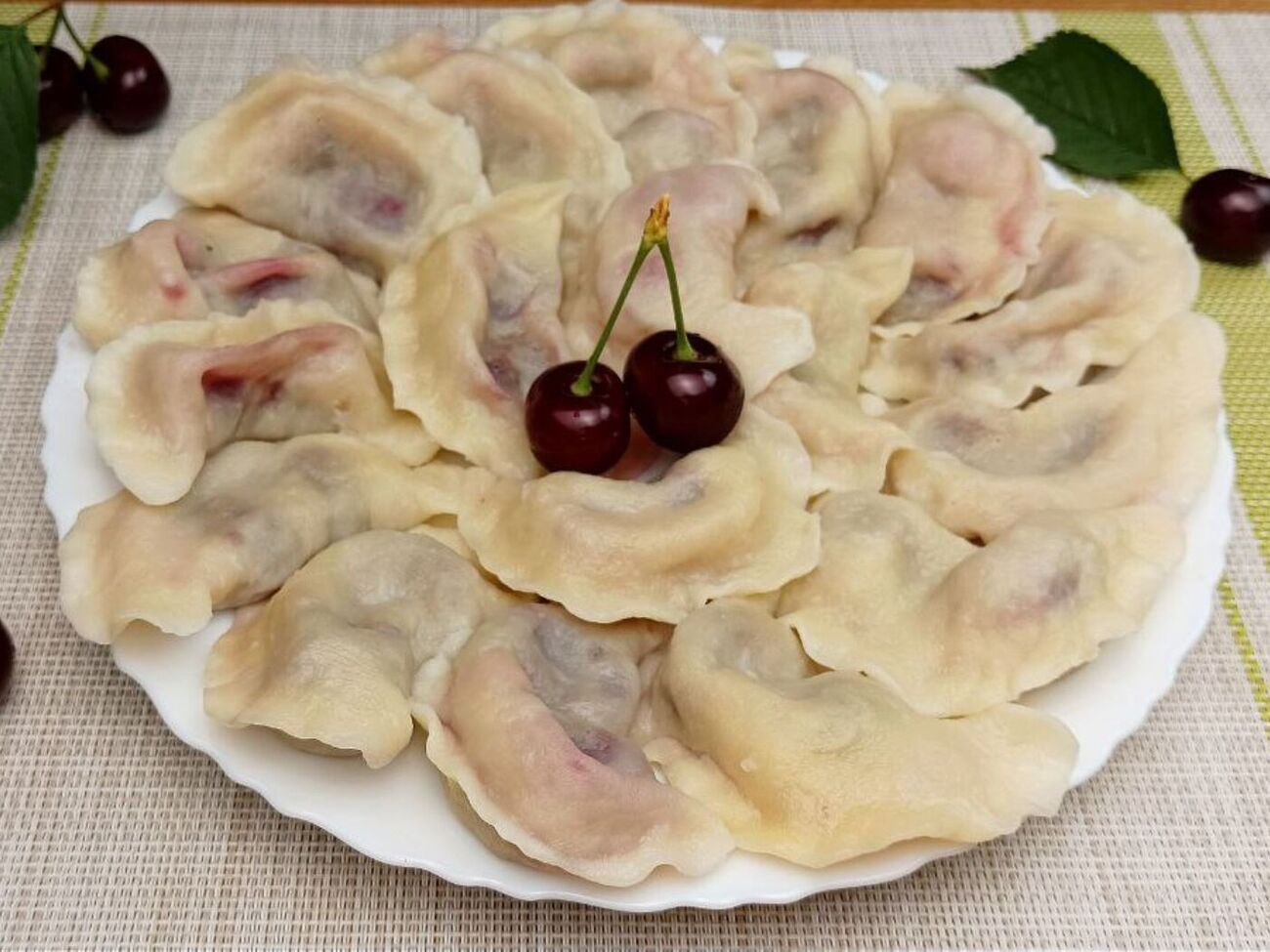 Вареники нужно варить в подсоленной кипящей воде