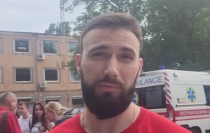 Одесский фельдшер Богдан Величко рассказал, что его выпустили из ТЦК только после того, как под зданием во время акции протеста "скорой" начались потасовки