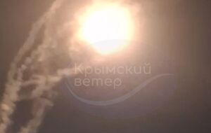 Местные жители сообщали о звуках взрывов "от Евпатории до Севастополя"