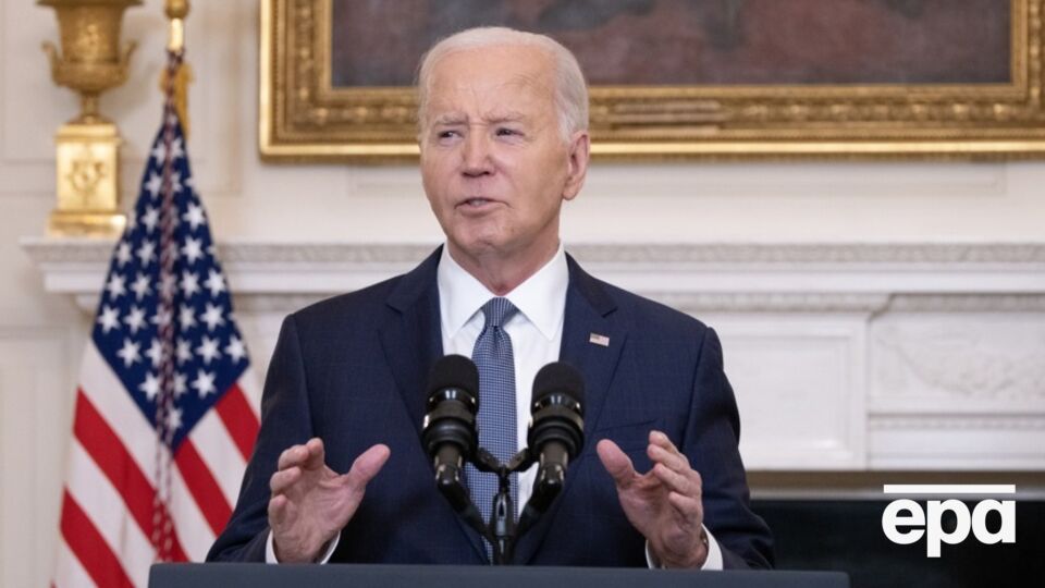 Довіра до Байдена знизилася, але вона вища, ніж до Трампа, за даними опитування