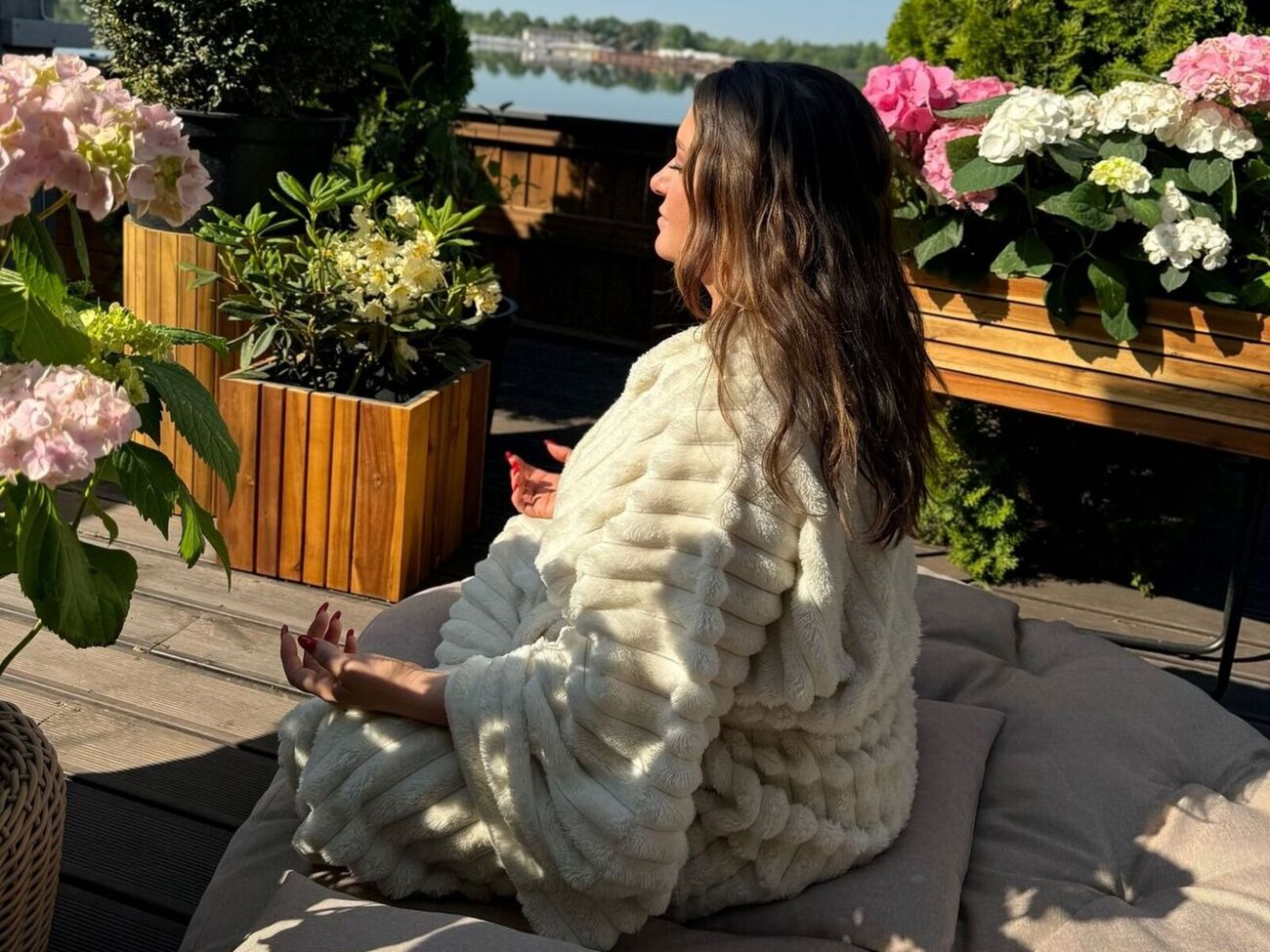 Приблизно два роки тому Могилевська таємно вдочерила двох дітей