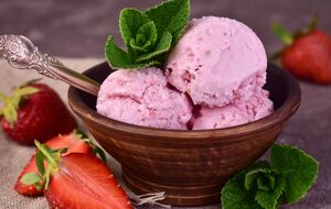 Мороженое должно постоять в холодильнике 3–4 часа