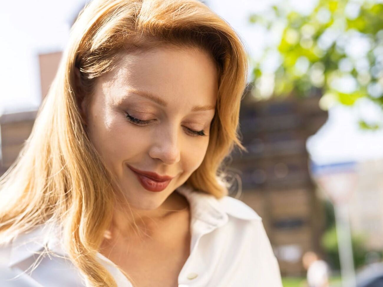 Тина Кароль: Что это натворили розы, ай-ай-ай, какая красота