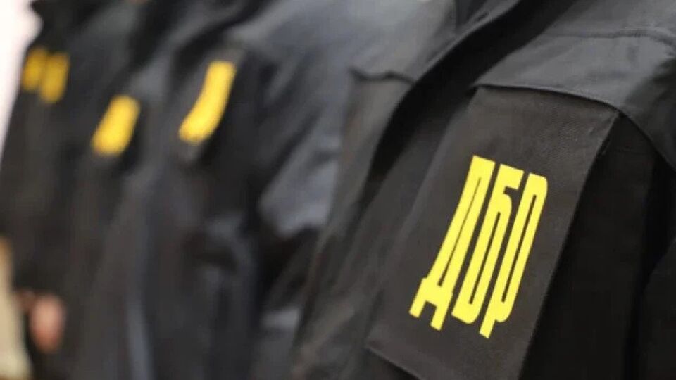 Підозрюваного ДБР прокурора суд відпустив під особисте зобов'язання