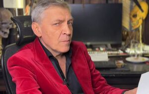 Декорации стабильности в России рухнули: за долларом, как стая ангелов за Христом, вознесутся и цены