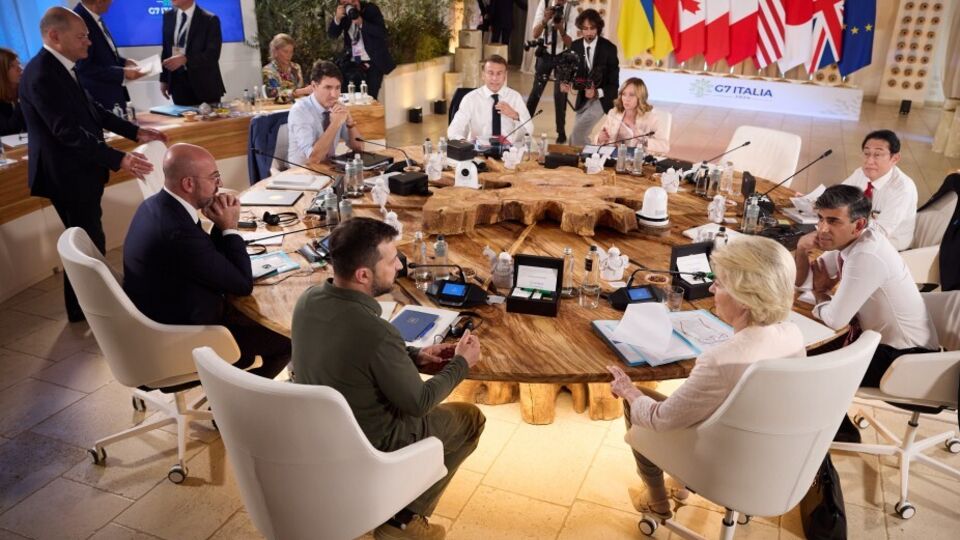 Зеленский призвал лидеров G7 создать "рабочий механизм" конфискации замороженных активов РФ на $300 млрд
