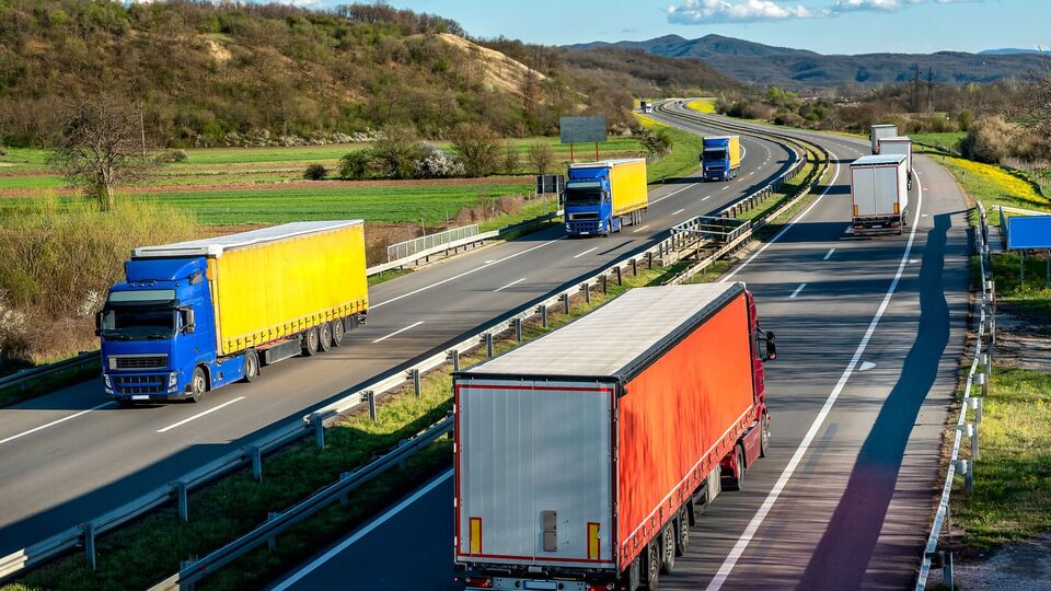 За даними українського уряду, 2023 року експорт автотранспортом до Євросоюзу зріс орієнтовно на 30% порівняно з 2021 роком