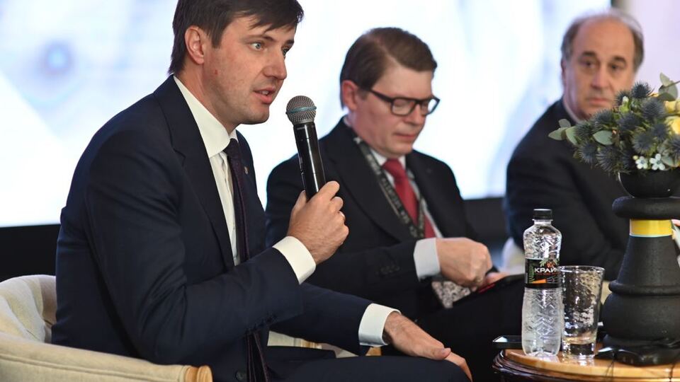 По словам Высоцкого, в 2023 году уровень засева на территориях Украины, оказавшихся под российской оккупацией, был по меньшей мере вдвое меньше, чем до полномасштабного вторжения