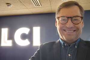 Жирнов: Путін боїться, що доньки його отруять і займуть його місце